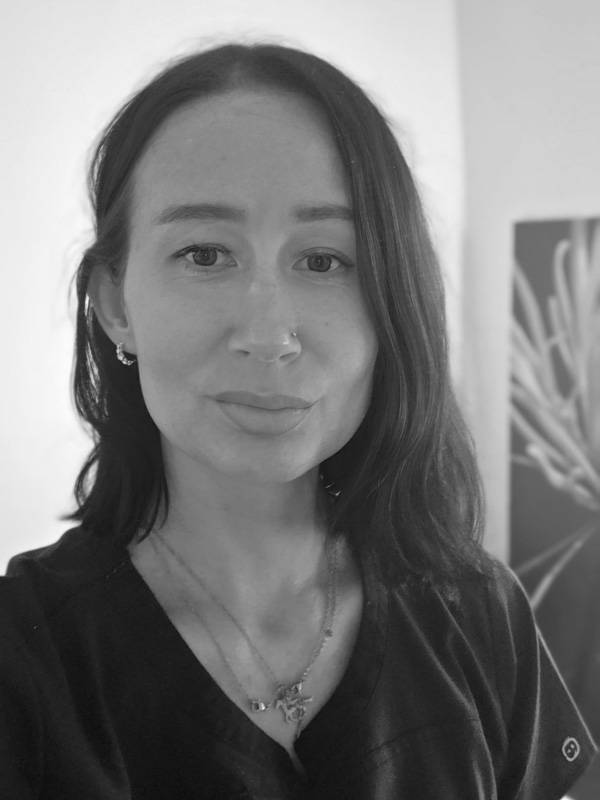 Olga Kuadio - massoth&eacute;rapeute qui parle ukrainien, russe et français